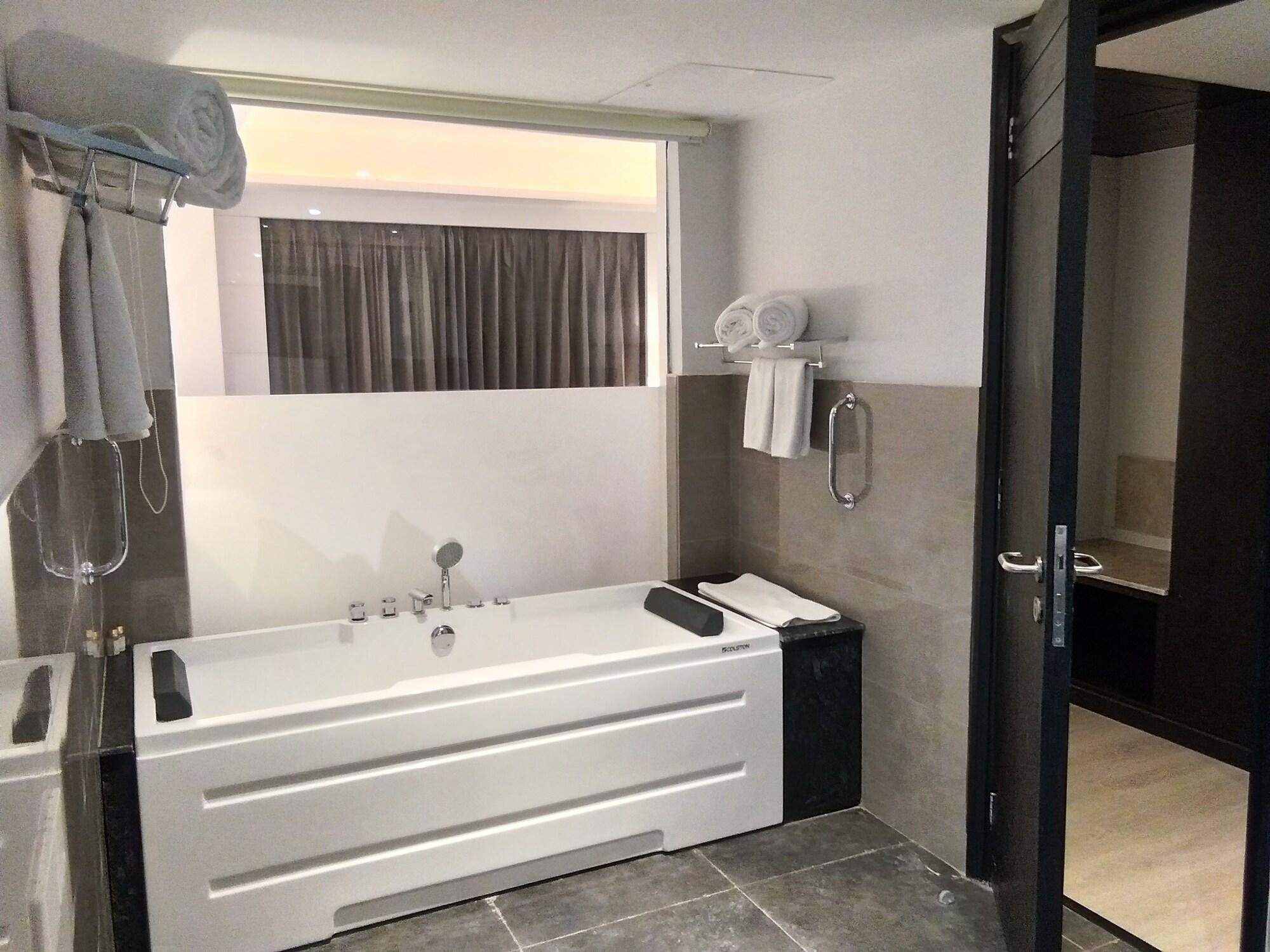 Ramada Encore Jalandhar Dış mekan fotoğraf
